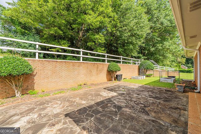 210 Wildwood Drive, Cartersville, GA 30120