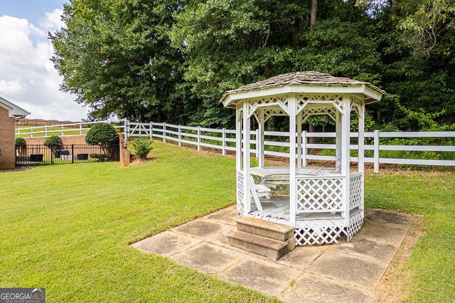 210 Wildwood Drive, Cartersville, GA 30120
