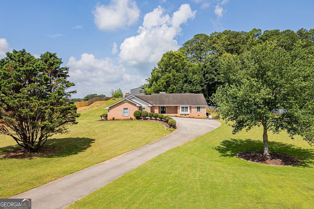 210 Wildwood Drive, Cartersville, GA 30120