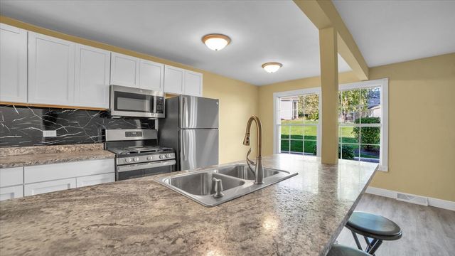 1277 Prairie Avenue C, Glendale Heights, IL 60139