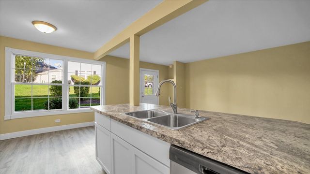 1277 Prairie Avenue C, Glendale Heights, IL 60139