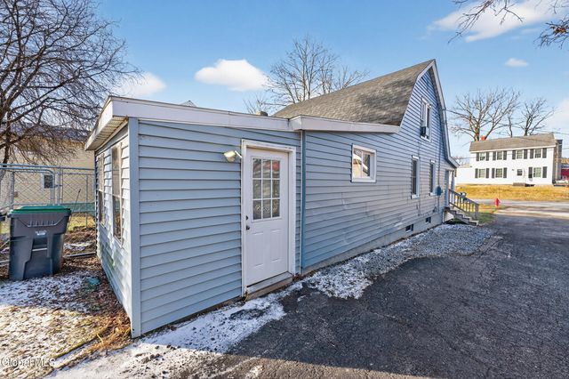 37 Main Street, Ballston, NY 12019