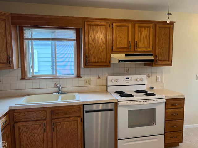 19877 Woodward Street, Clinton Township, MI 48035