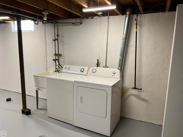 19877 Woodward Street, Clinton Township, MI 48035