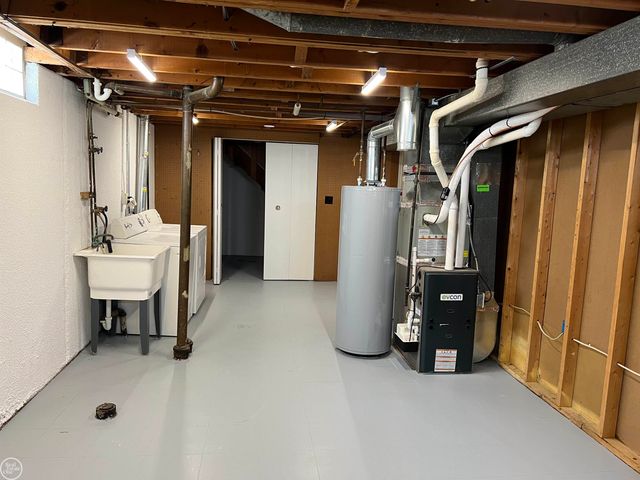 19877 Woodward Street, Clinton Township, MI 48035