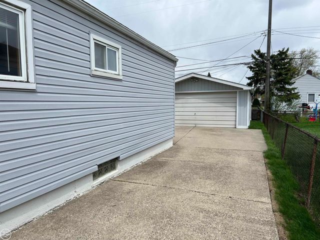 19877 Woodward Street, Clinton Township, MI 48035