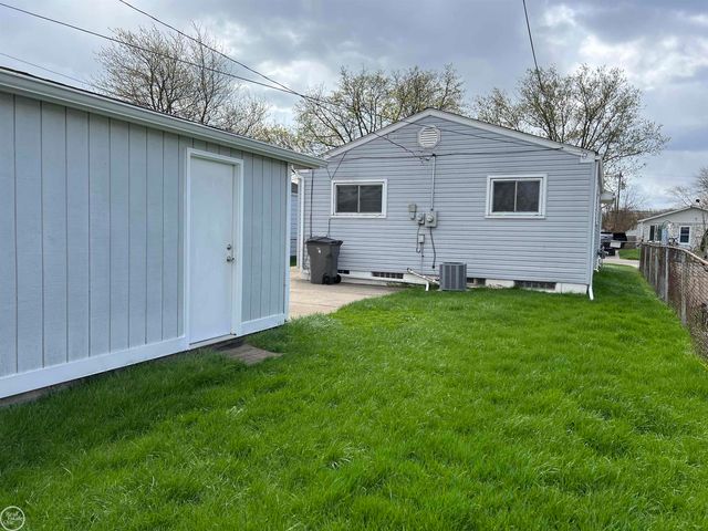 19877 Woodward Street, Clinton Township, MI 48035