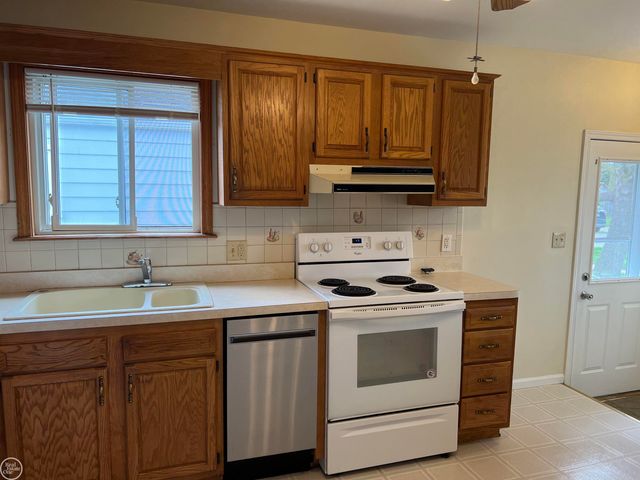 19877 Woodward Street, Clinton Township, MI 48035