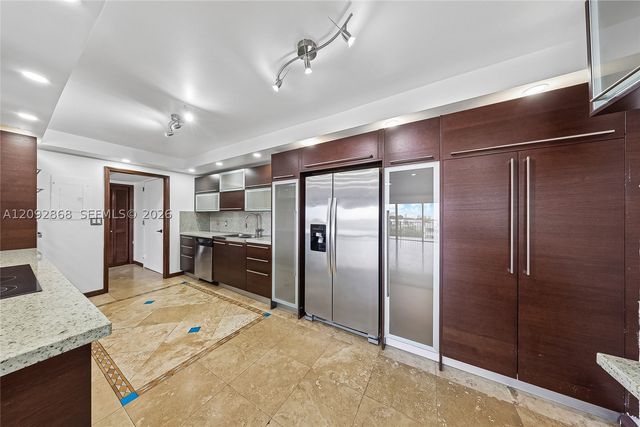 1800 NE 114th St 811, Miami, FL 33181