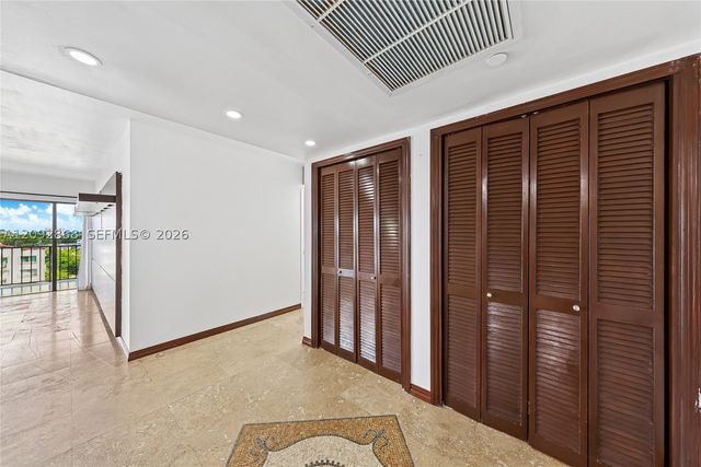 1800 NE 114th St 811, Miami, FL 33181