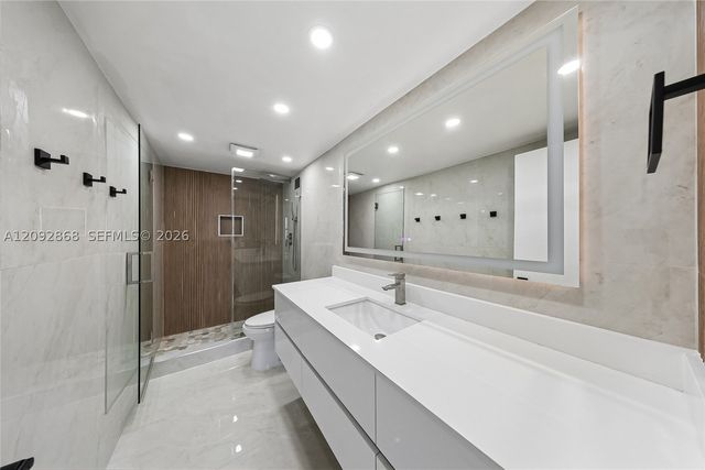 1800 NE 114th St 811, Miami, FL 33181