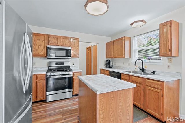 16337 Hampden Place, Florissant, MO 63034