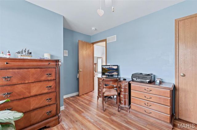 16337 Hampden Place, Florissant, MO 63034