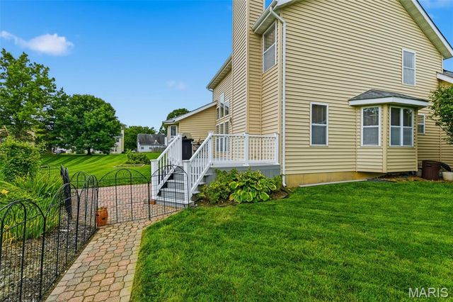 16337 Hampden Place, Florissant, MO 63034