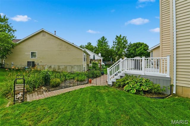 16337 Hampden Place, Florissant, MO 63034