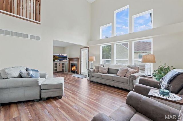 16337 Hampden Place, Florissant, MO 63034