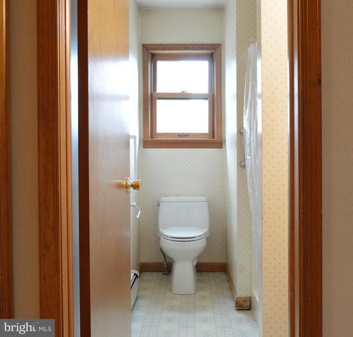 2203 FAIRVIEW AVE, Easton, PA 18042