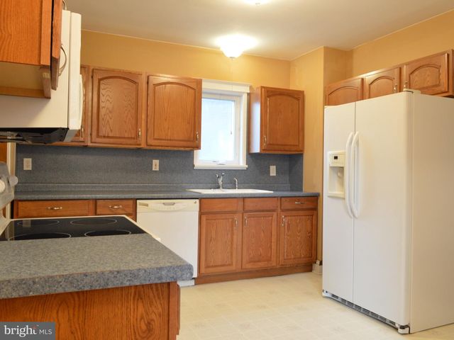 2203 FAIRVIEW AVE, Easton, PA 18042