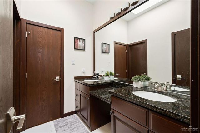 914 Rio Grande Drive, Mission, TX 78572