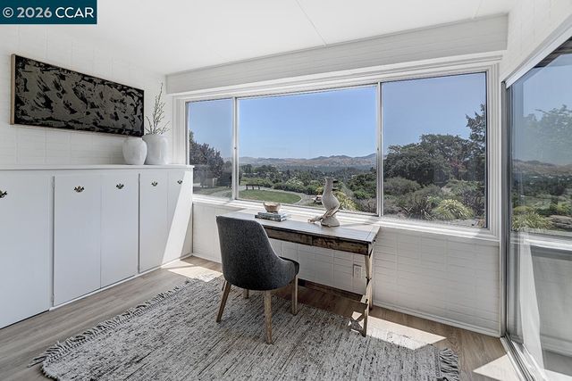 1941 Skycrest Dr 6, Walnut Creek, CA 94595
