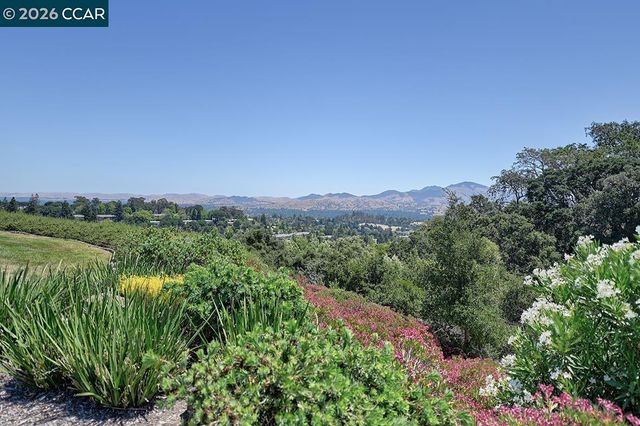 1941 Skycrest Dr 6, Walnut Creek, CA 94595