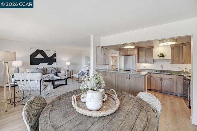 1941 Skycrest Dr 6, Walnut Creek, CA 94595