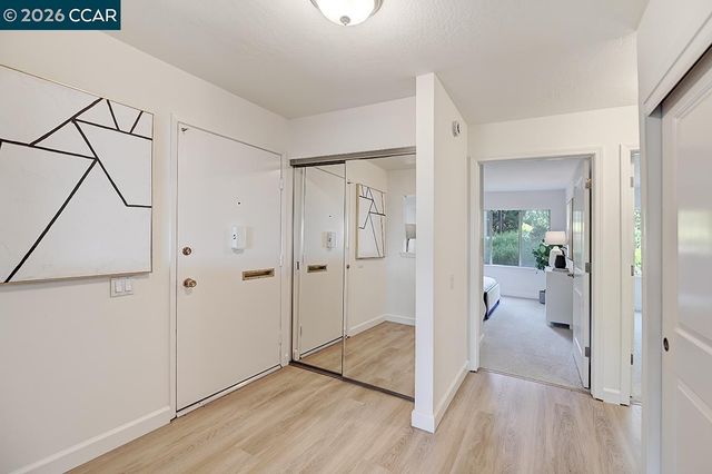 1941 Skycrest Dr 6, Walnut Creek, CA 94595