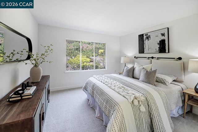 1941 Skycrest Dr 6, Walnut Creek, CA 94595