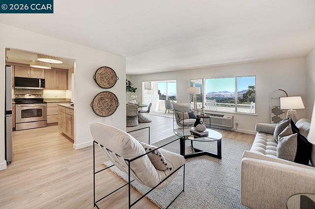 1941 Skycrest Dr 6, Walnut Creek, CA 94595
