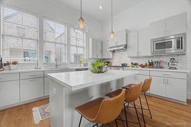 4009 University Grove Street, Houston, TX 77023