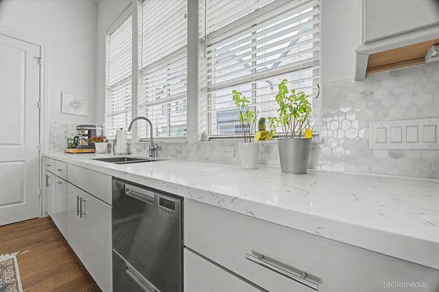 4009 University Grove Street, Houston, TX 77023