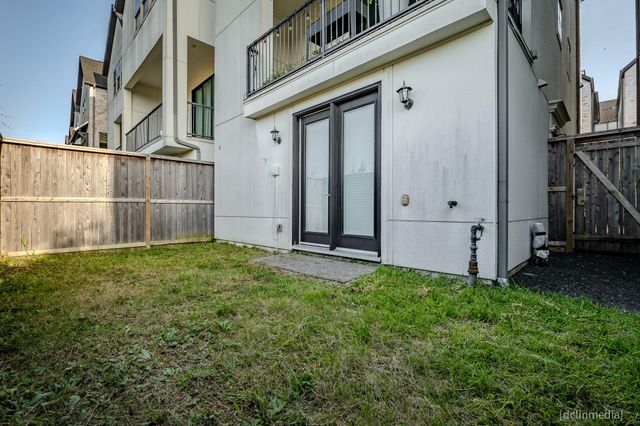 4009 University Grove Street, Houston, TX 77023