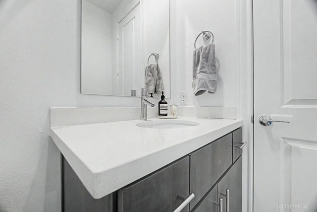 4009 University Grove Street, Houston, TX 77023