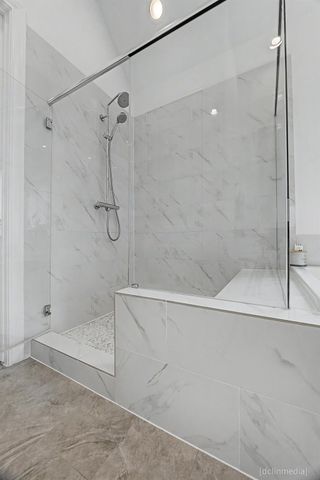 4009 University Grove Street, Houston, TX 77023