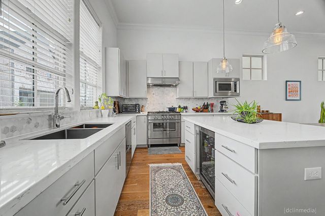 4009 University Grove Street, Houston, TX 77023