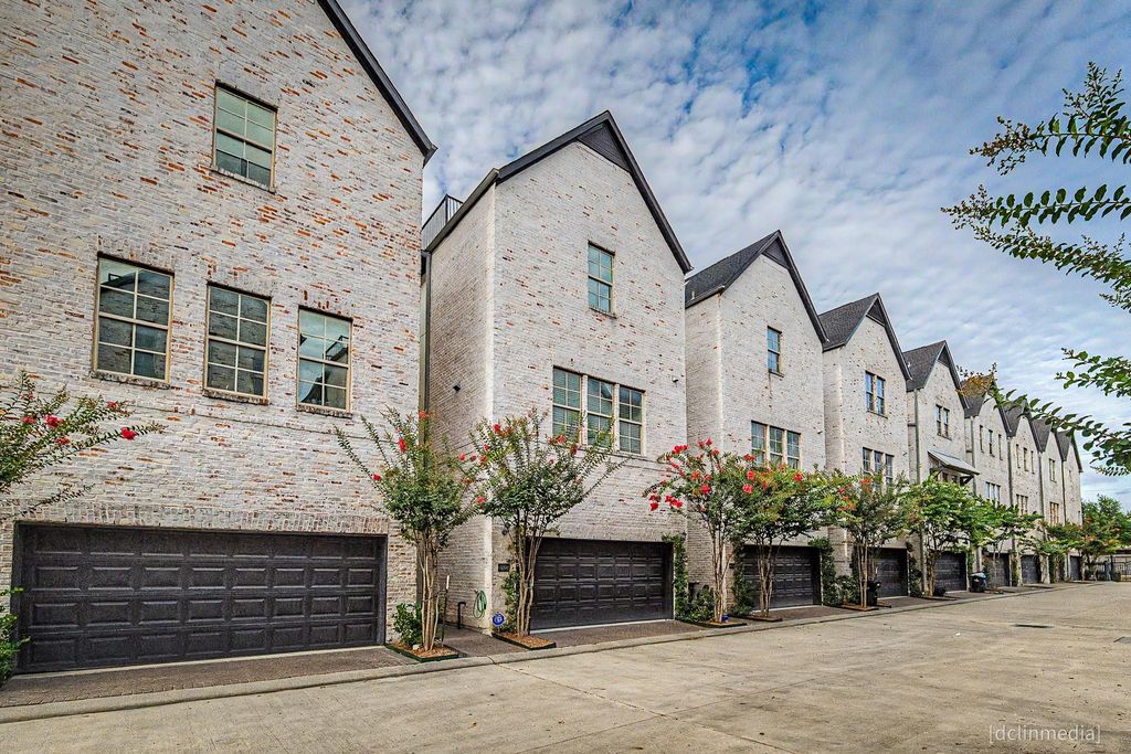 4009 University Grove Street, Houston, TX 77023