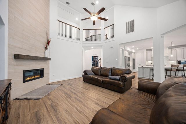 1021 Lakemont Bend Lane, Pinehurst, TX 77362