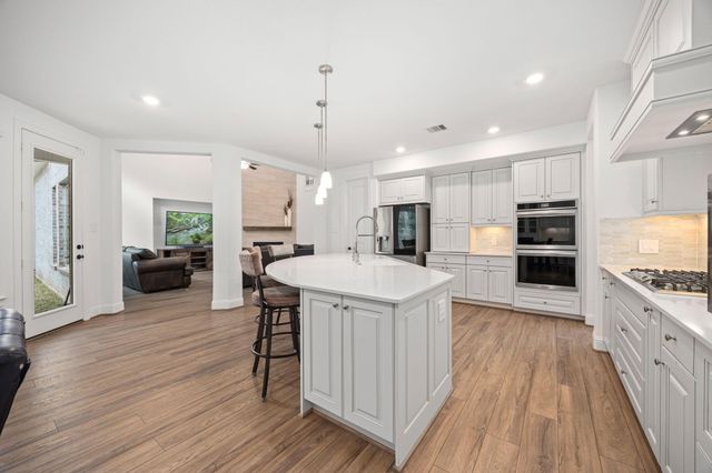 1021 Lakemont Bend Lane, Pinehurst, TX 77362