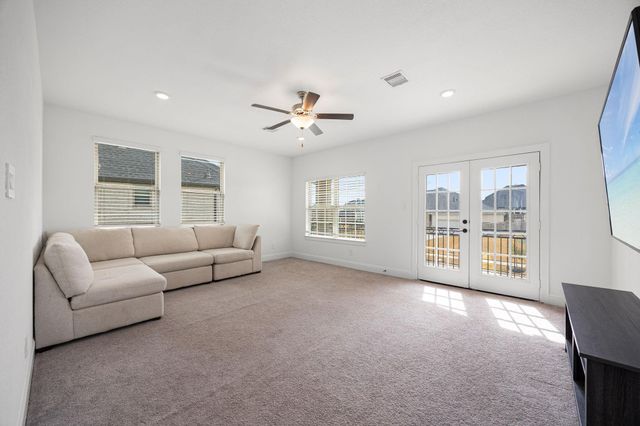 1021 Lakemont Bend Lane, Pinehurst, TX 77362