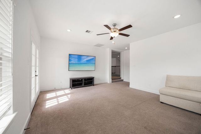 1021 Lakemont Bend Lane, Pinehurst, TX 77362