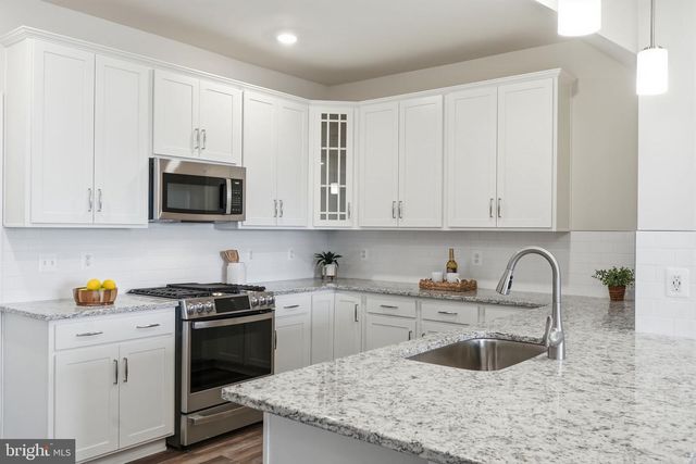2325 STEPHANIE TESSA LN, Woodbridge, VA 22191