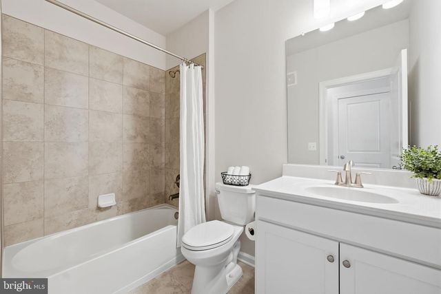 2325 STEPHANIE TESSA LN, Woodbridge, VA 22191