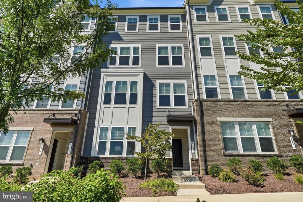 2325 STEPHANIE TESSA LN, Woodbridge, VA 22191