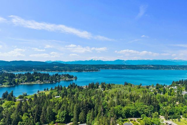 553 NE Nantucket Street, Bremerton, WA 98310