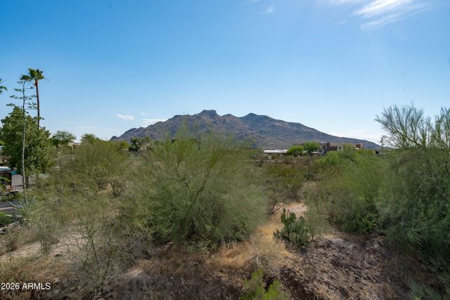 7501 E HAPPY HOLLOW Drive 5, Carefree, AZ 85377