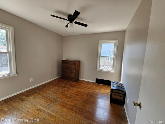 28316 Larchmont Street, St. Clair Shores, MI 48081