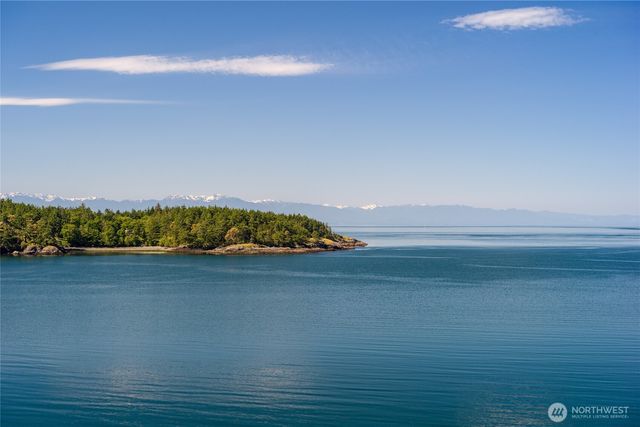 481 Grimes Riker Lane, Lopez Island, WA 98261