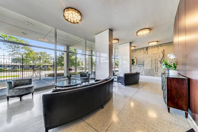 1150 N LAKE SHORE Drive 2B, Chicago, IL 60611