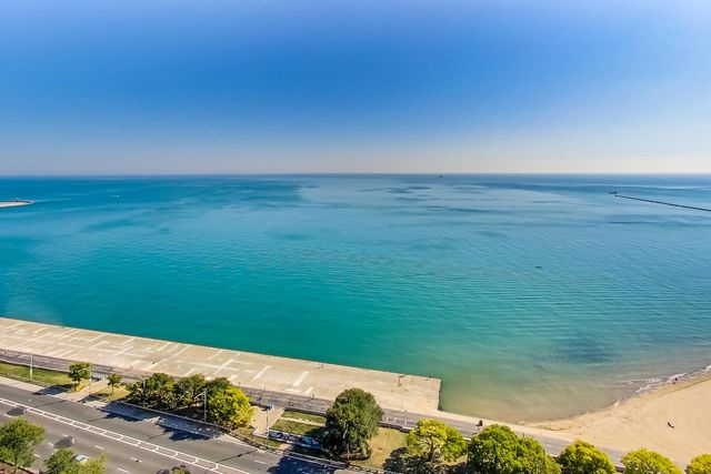1150 N LAKE SHORE Drive 2B, Chicago, IL 60611