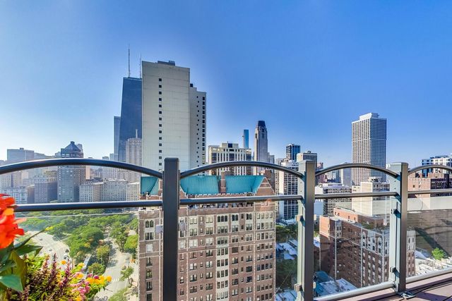1150 N LAKE SHORE Drive 2B, Chicago, IL 60611